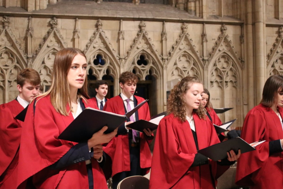 Chapel Choir Sing Evensong at York Minster | News | St Peter's School